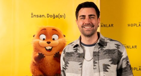 تشاغلار أرطغرل يشارك في دبلجة فيلم الأنيميشن Hoplayanlar من إنتاج Pixar